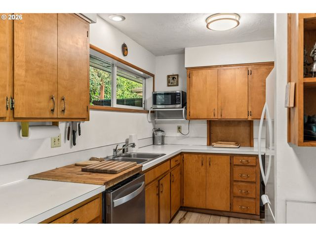 2795 Central Blvd, Eugene, OR 97403