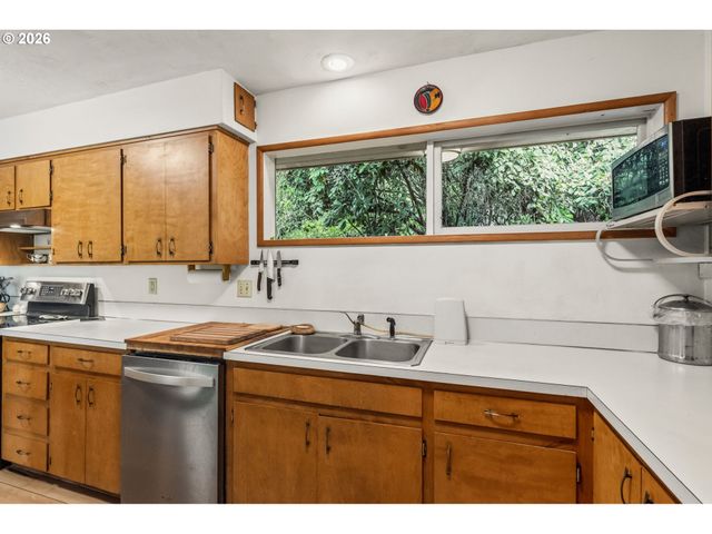 2795 Central Blvd, Eugene, OR 97403