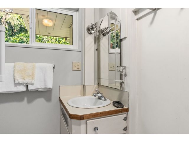 2795 Central Blvd, Eugene, OR 97403