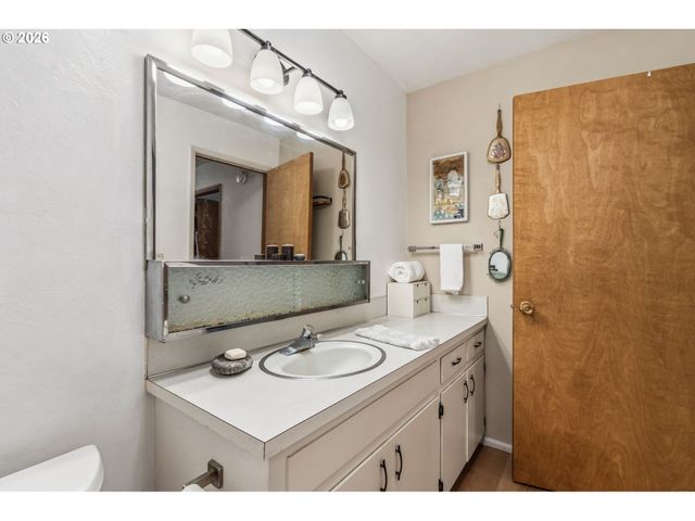 2795 Central Blvd, Eugene, OR 97403