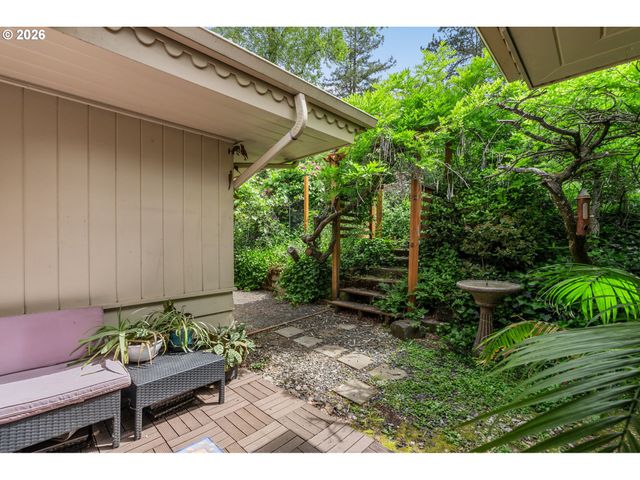 2795 Central Blvd, Eugene, OR 97403