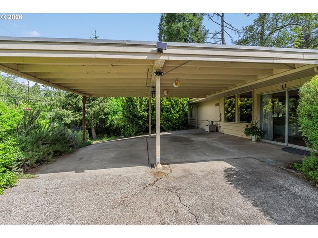 2795 Central Blvd, Eugene, OR 97403