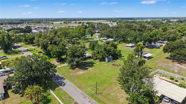 3015 DER ROAD, Plant City, FL 33566