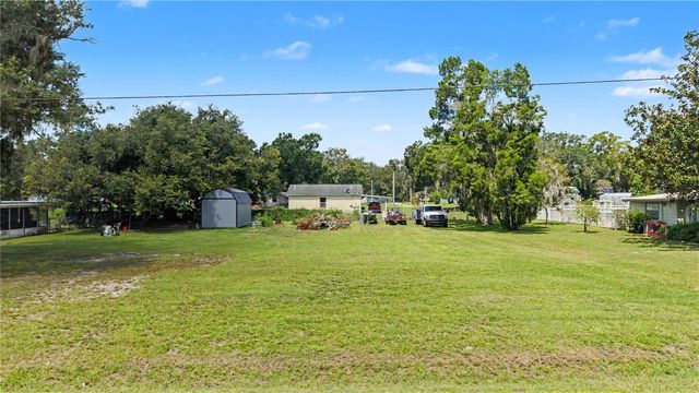 3015 DER ROAD, Plant City, FL 33566