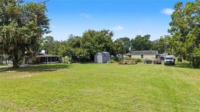 3015 DER ROAD, Plant City, FL 33566