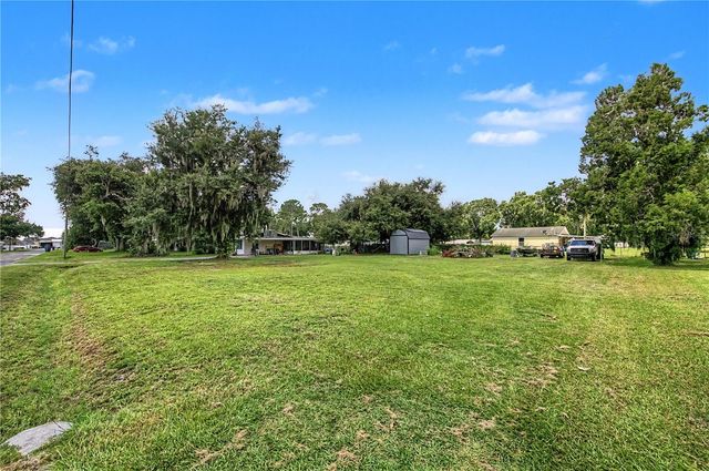 3015 DER ROAD, Plant City, FL 33566