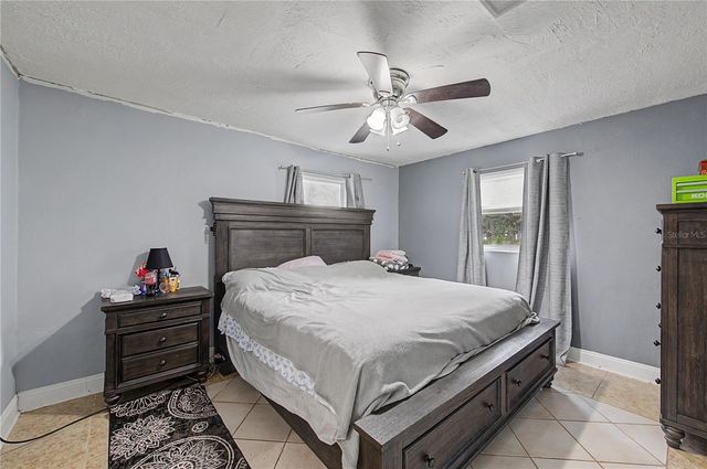 3015 DER ROAD, Plant City, FL 33566