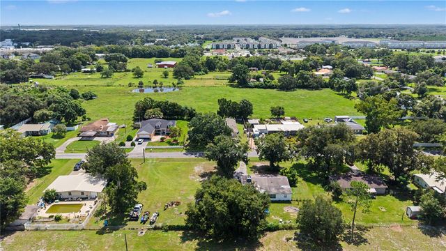 3015 DER ROAD, Plant City, FL 33566