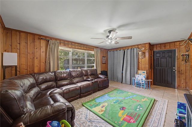 3015 DER ROAD, Plant City, FL 33566