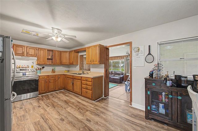 3015 DER ROAD, Plant City, FL 33566