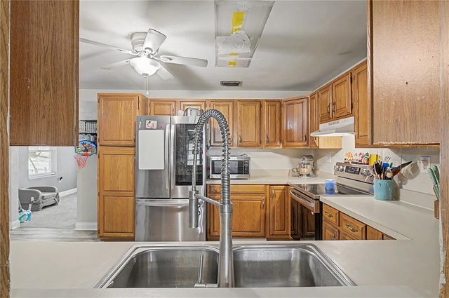3015 DER ROAD, Plant City, FL 33566