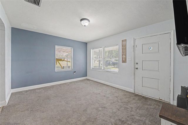 3015 DER ROAD, Plant City, FL 33566