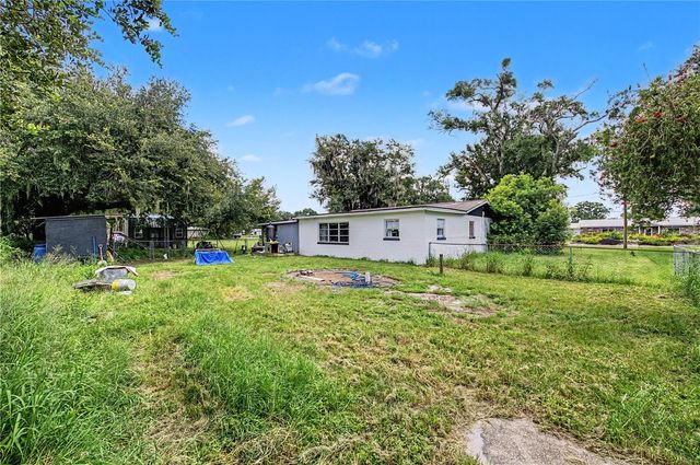3015 DER ROAD, Plant City, FL 33566