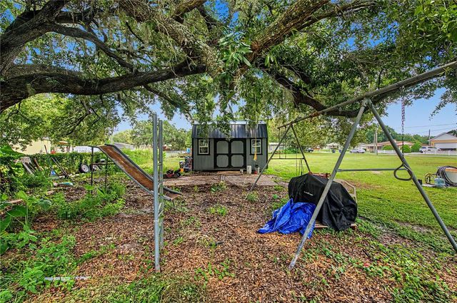 3015 DER ROAD, Plant City, FL 33566