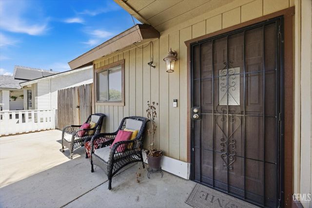 8817 Andrieu Court, Bakersfield, CA 93311