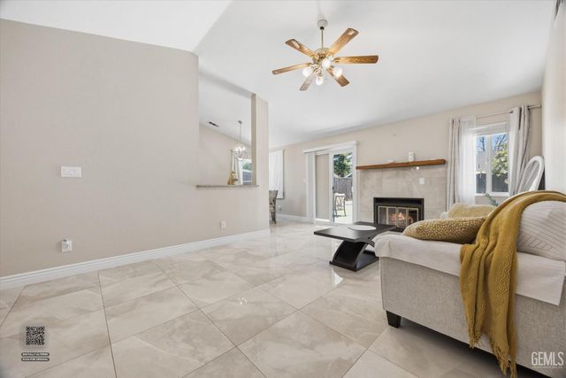8817 Andrieu Court, Bakersfield, CA 93311
