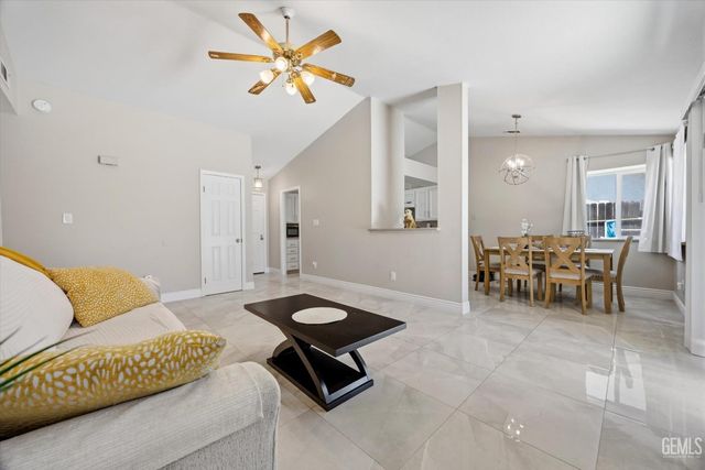 8817 Andrieu Court, Bakersfield, CA 93311