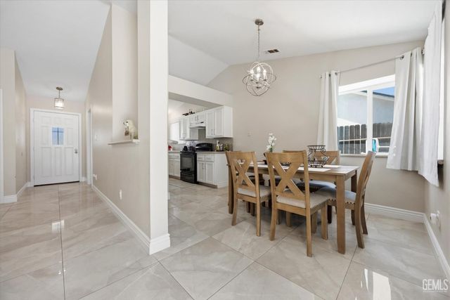 8817 Andrieu Court, Bakersfield, CA 93311