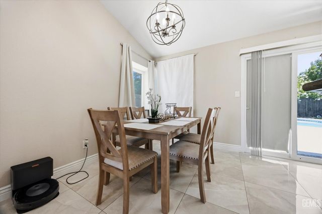 8817 Andrieu Court, Bakersfield, CA 93311