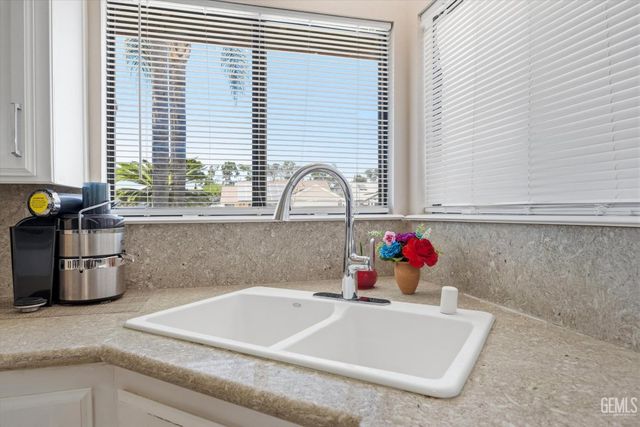 8817 Andrieu Court, Bakersfield, CA 93311