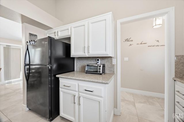 8817 Andrieu Court, Bakersfield, CA 93311