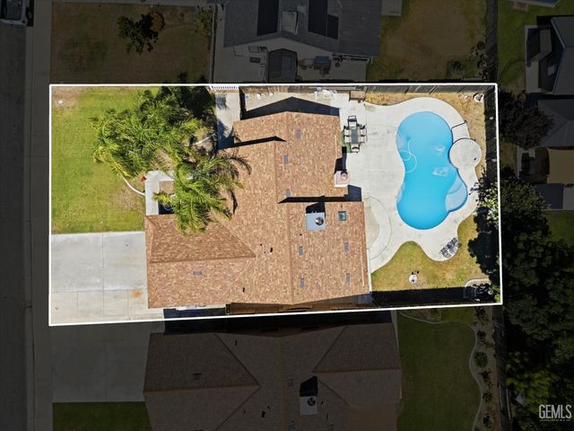 8817 Andrieu Court, Bakersfield, CA 93311