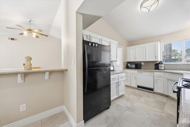 8817 Andrieu Court, Bakersfield, CA 93311