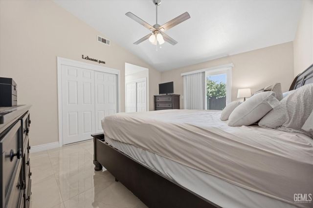 8817 Andrieu Court, Bakersfield, CA 93311