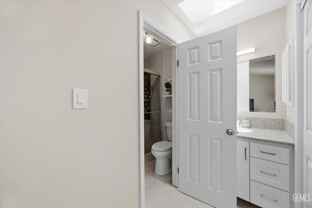 8817 Andrieu Court, Bakersfield, CA 93311