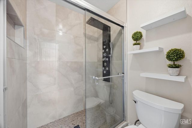 8817 Andrieu Court, Bakersfield, CA 93311