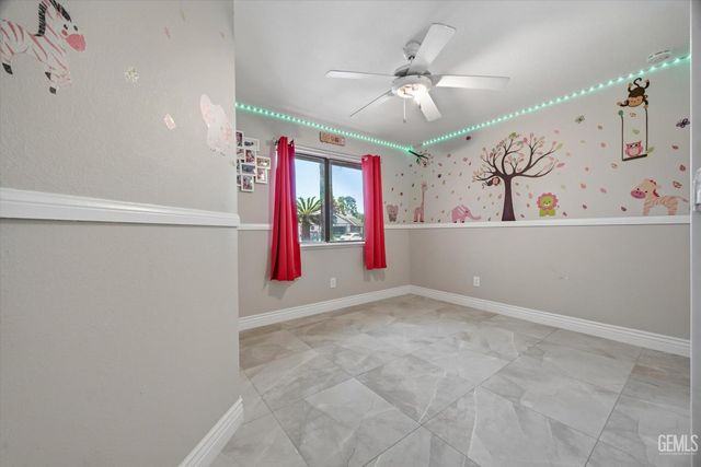 8817 Andrieu Court, Bakersfield, CA 93311
