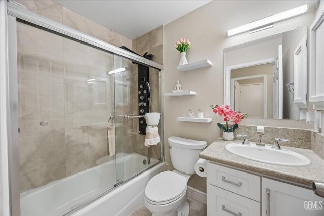 8817 Andrieu Court, Bakersfield, CA 93311