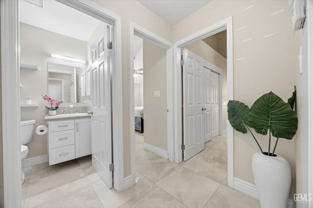 8817 Andrieu Court, Bakersfield, CA 93311
