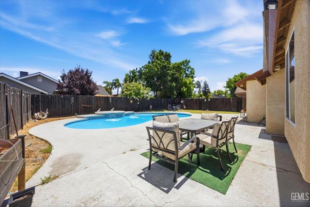 8817 Andrieu Court, Bakersfield, CA 93311