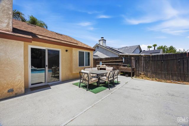 8817 Andrieu Court, Bakersfield, CA 93311