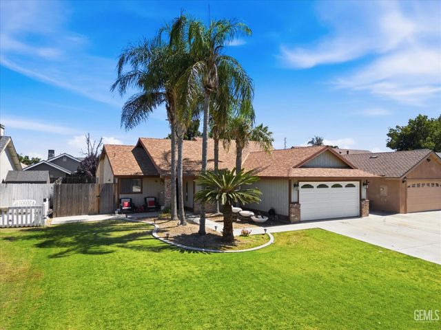 8817 Andrieu Court, Bakersfield, CA 93311