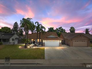 8817 Andrieu Court, Bakersfield, CA 93311