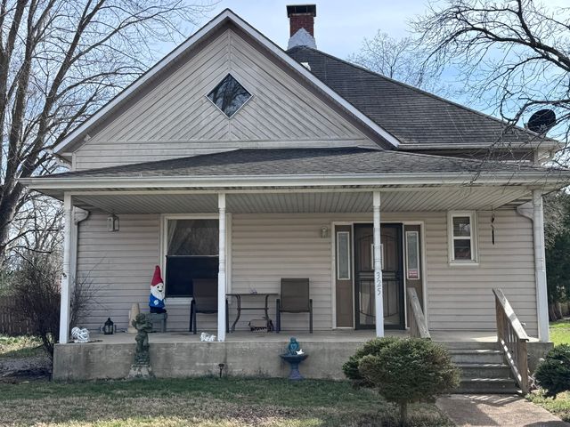 325 W Porter Street, Salem, IL 62881