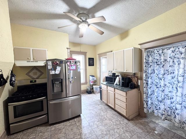 325 W Porter Street, Salem, IL 62881