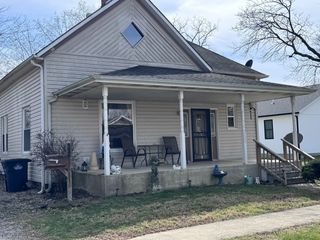 325 W Porter Street, Salem, IL 62881