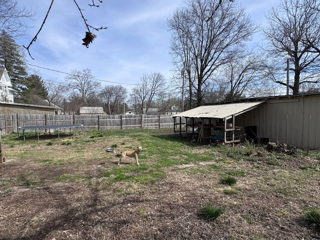 Image 20 of property listing at 325 W Porter Street, Salem, IL 62881