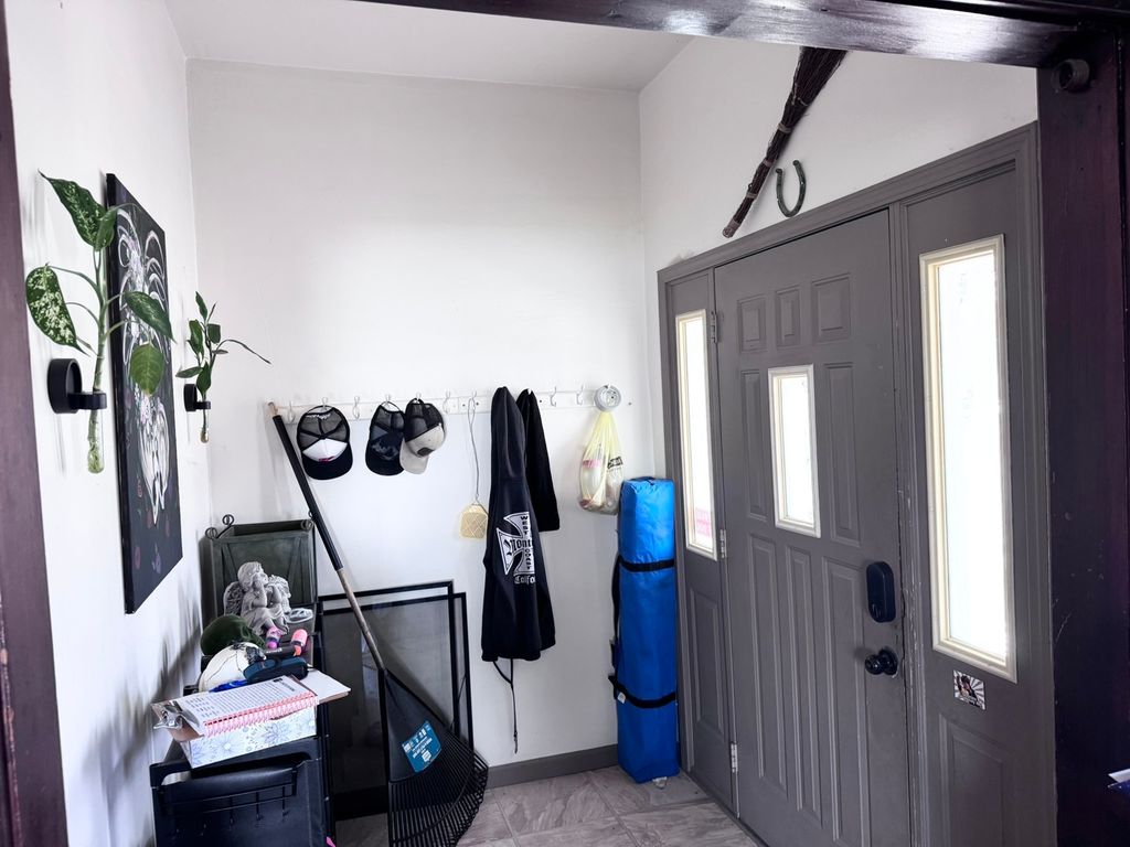 Image 6 of property listing at 325 W Porter Street, Salem, IL 62881