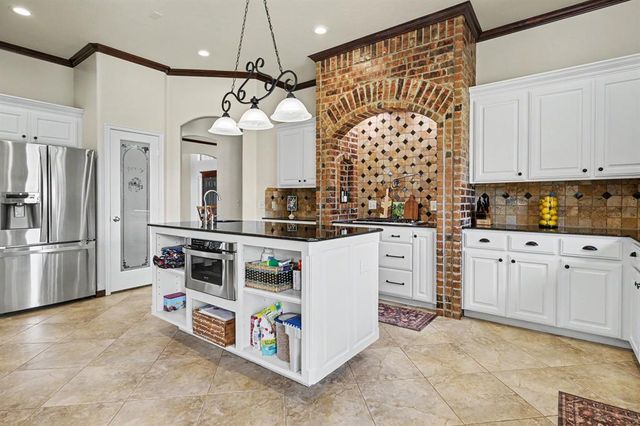 15606 Claremont Boulevard, Edmond, OK 73013