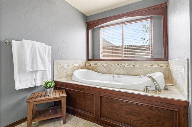 15606 Claremont Boulevard, Edmond, OK 73013
