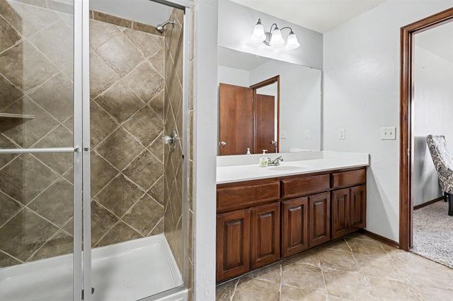 15606 Claremont Boulevard, Edmond, OK 73013