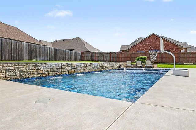 15606 Claremont Boulevard, Edmond, OK 73013