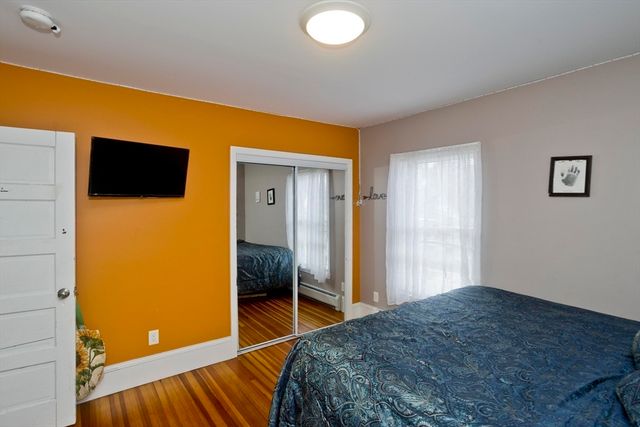 29 Eddywood St, Springfield, MA 01118