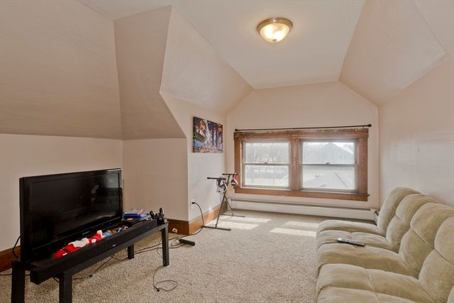 29 Eddywood St, Springfield, MA 01118