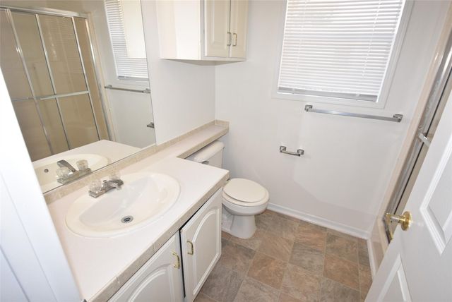 10010 Sugarvine Lane, Tomball, TX 77375