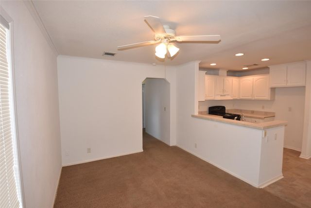 10010 Sugarvine Lane, Tomball, TX 77375